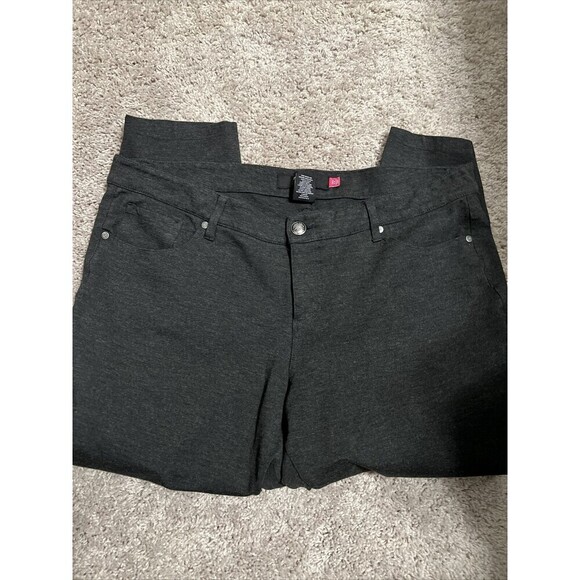 Torrid Women’s Plus Size 22 Capri Pants Stretch Gray Button Closure Denim - Picture 2 of 13